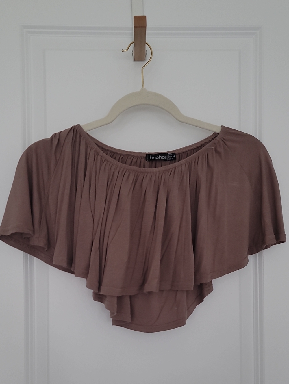 Boohoo - Mauve Taupe Off-Shoulder Ruffle Crop Top